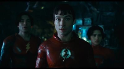 تفاصيل فيلم The Flash.. تقليص دور عزرا ميلر وشخصية بات مان الأكثر حضورا