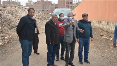 محافظ القليوبية يتابع رفع التراكمات بالمحطة الوسيطة بحي شرق شبرا الخيمة 
