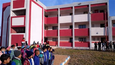 النظافة والانتظام وقلة الكثافة.. أبرز مظاهر بداية الترم الثاني بالوادي الجديد |صور