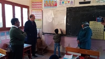 وكيل تعليم الإسماعيلية يتفقد عددا من المدارس للاطمئنان على انتظام الدراسة