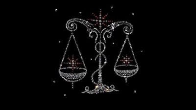 حظك اليوم توقعات برج الميزان يوم الاثنين 13/2/2023.. يحبون الهدايا الثمينة