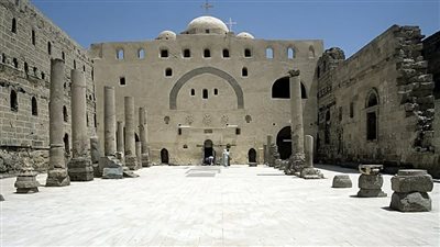 دير الأنبا شنودة بسوهاج يمنع استقبال حفلات الخطوبة والأكاليل داخله نهائيًا