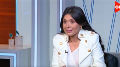 الراقصة دينا: وقعت كتير وأنا برقص وواحدة كعبلتني في فرح بالقصد 