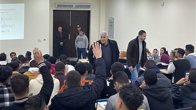 رئيس جامعة برج العرب يتفقد أعمال بدء الترم الثاني