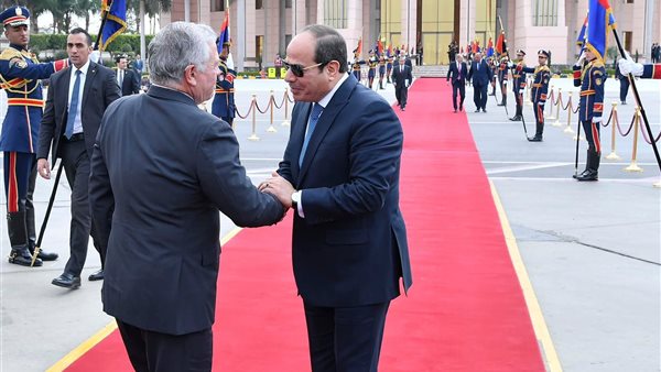 السيسي يودع ملك الأردن