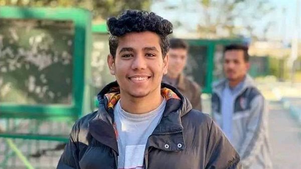 الطالب أحمد كامل