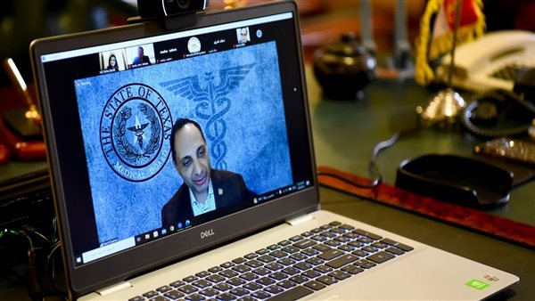 وزيرة الهجرة مع رئيس