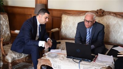محافظ بورسعيد يبحث سبل التعاون مع ممثلي محافظة نمانجان بجمهورية أوزبكستان في المجال الصناعي