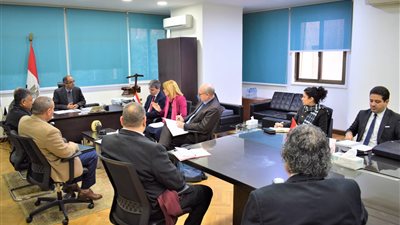 نائب وزير الإسكان يبحث مع ممثلي بنك الاستثمار الأوروبي موقف المشروعات المشتركة