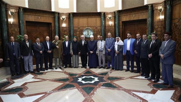 الإمام الأكبر مع