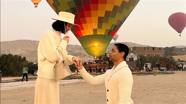 سائح يطلب الزواج