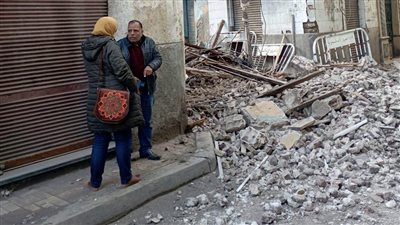 تداعيات الطقس في الإسكندرية.. انهيار عقار بمنطقة اللبان وقرار عاجل من حي الجمرك