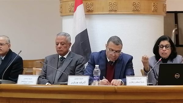 جانب من الندوة 