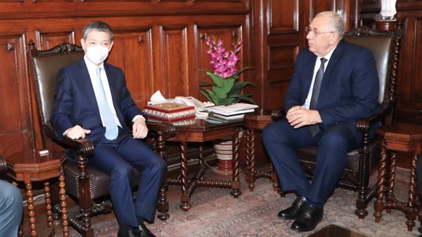 وزير الزراعة والسفير