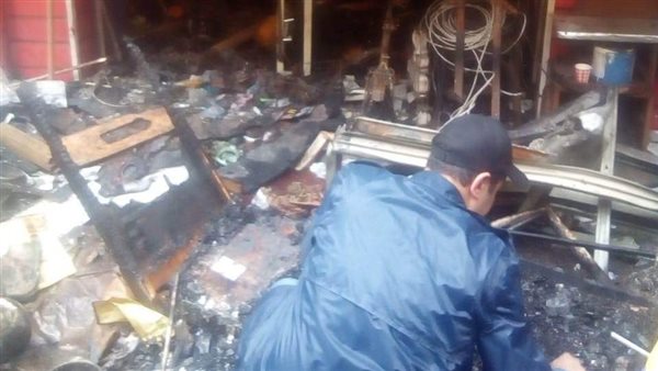 جانب من حريق محل