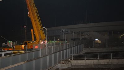 شاهد.. سقوط كوبري مشاة الثلاجة على الطريق الزراعي بالقليوبية دون خسائر بشرية |فيديو وصور 