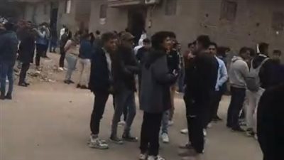 الحزن يُخيّم على المشيعين أثناء جنازة بطل الملاكمة رامز حسام بمسقط رأسه في حلوان| بث مباشر 