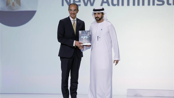 عمرو طلعت - وزير