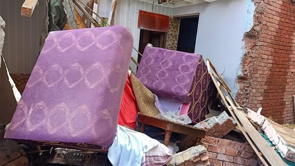 جانب من آثار انفجار