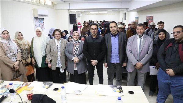 جانب من الندوة 