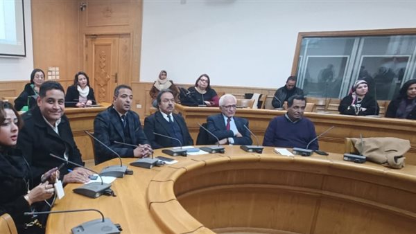 جانب من الندوة 