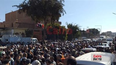 كان بيساعد الكل.. الآلاف في قرية شطورة بسوهاج يشيعون جنازة الشاب عمر الكودي |صور