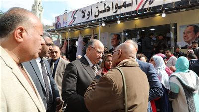 بتخفيضات 30%.. محافظ القاهرة يفتتح منفذ أهلا رمضان في المنيل بمصر القديمة