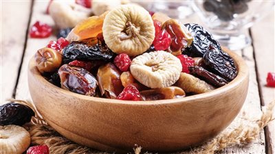 كيف يمكن تضمين الفواكه المجففة في نظام مرضى السكر الغذائي؟