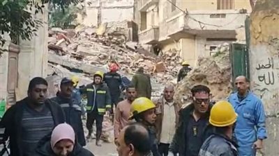 مصرع شخص وإصابة آخر في انهيار عقار القباري بالإسكندرية| صور 