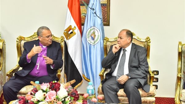 محافظ أسيوط والقس