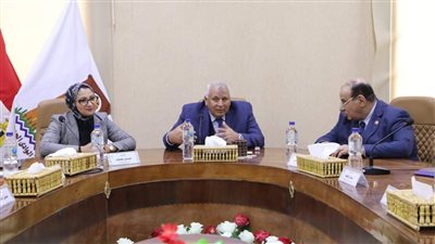 محافظ الوادي الجديد يستقبل وفد الجمعية المصرية لتنظيم الأسرة