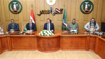 محافظ المنوفية يناقش الموقف التنفيذي لإنشاء الأسواق والمواقف النموذجية بقرى أشمون والشهداء