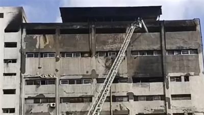 إصابة 5 أشخاص وخسائر بالملايين.. السيطرة على حريق مصنع مواد غذائية بالبحيرة | بث مباشر