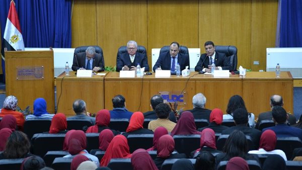 ندوة آداب الإسكندرية