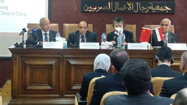 السفير الصيني خلال