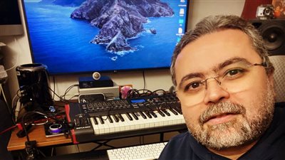 محمد نزيه: مخرج مسلسل الأصلي طالبني بموسيقى تعادل نجاح ليالي الحلمية.. وفكرت في الذهاب لطبيب نفسي | حوار