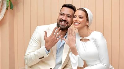 البلوجر عمرو راضي يتصدر فيسبوك بعد نشره أول صور لخطوبته على هدير النحاس