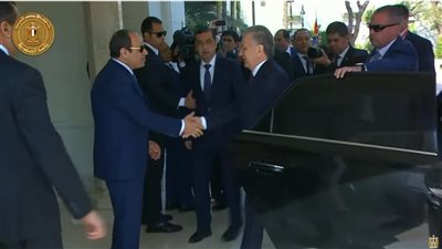  السيسي يستقبل نظيره الأوزبكستاني بقصر الاتحادية