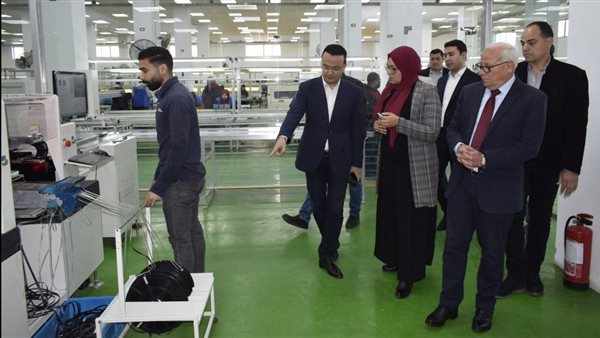 محافظ بورسعيد ووزير