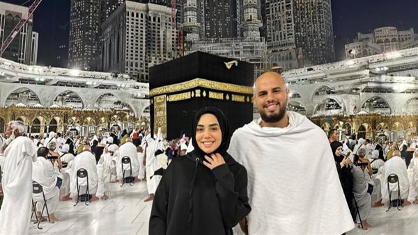 البلوجر مي وزوجها