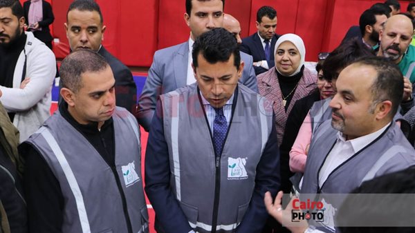 وزير الشباب والرياضة