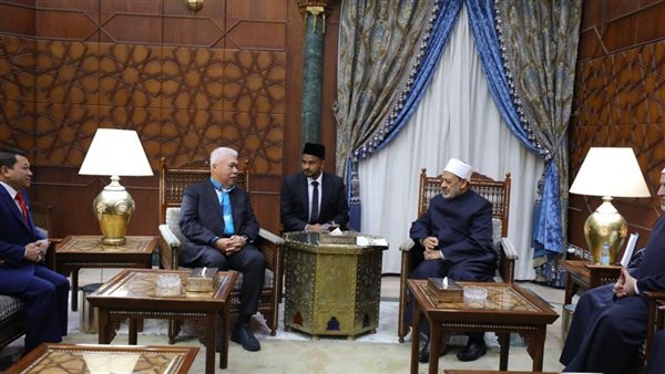 شيخ الأزهر يستقبل