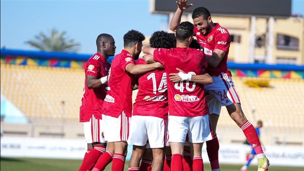 لاعبو النادي الأهلي