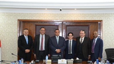 هشام آمنة يستقبل وفد البنك الدولي لمتابعة آخر مستجدات برنامج التنمية المحلية بصعيد مصر