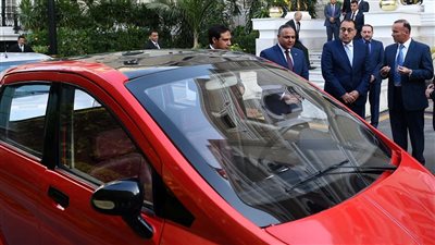 الشحنة بـ10 جنيهات.. طرح أول سيارة كهربائية مصرية في هذا الموعد