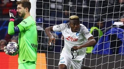 نابولي يضرب فرانكفورت بثنائية نظيفة في ذهاب دور الـ16 من دوري أبطال أوروبا