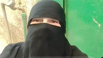 زوج يتخلص من زوجته خنقا أمام أبنائها بالإسكندرية.. وجيران الضحية: فتح دماغها قبل كدا ورجعتله علشان عيالها | لايف