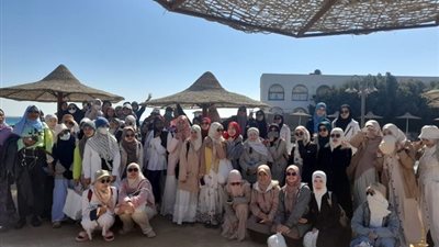 طالبات البعوث في رحلة ترفيهية بمدينة الغردقة| صور