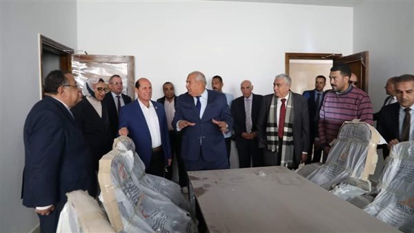 جانب من لقاء محافظ