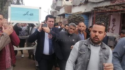 انهيار الأهل وحزن المشيعين.. مشاهد موجعة أثناء تشييع جثمان محفوظ صابر وزير العدل الأسبق بالغربية
